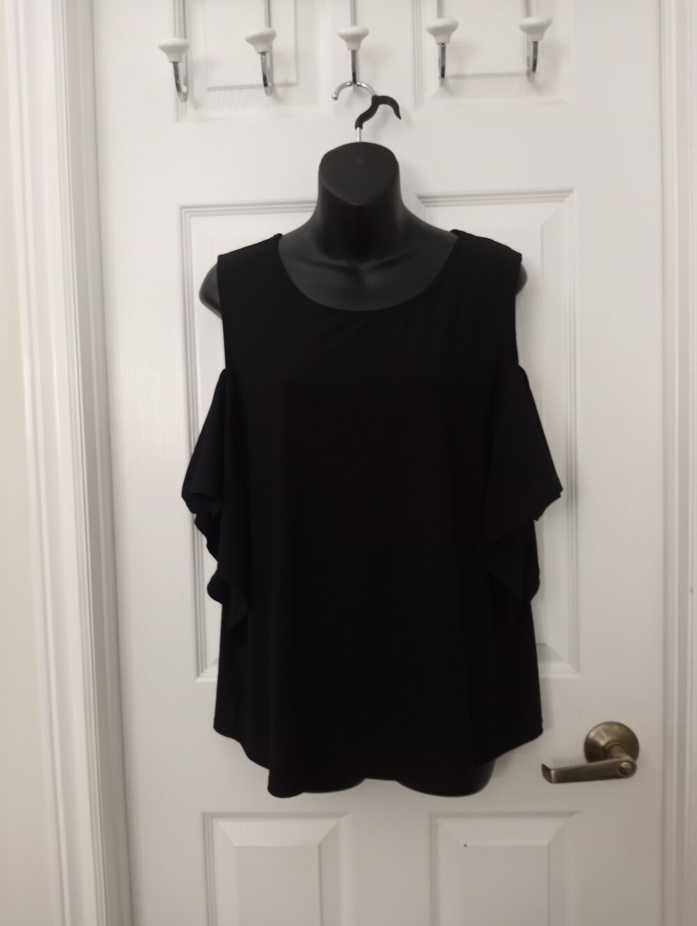 👠CARRÉ NOIR Open Shoulder Blouse👠